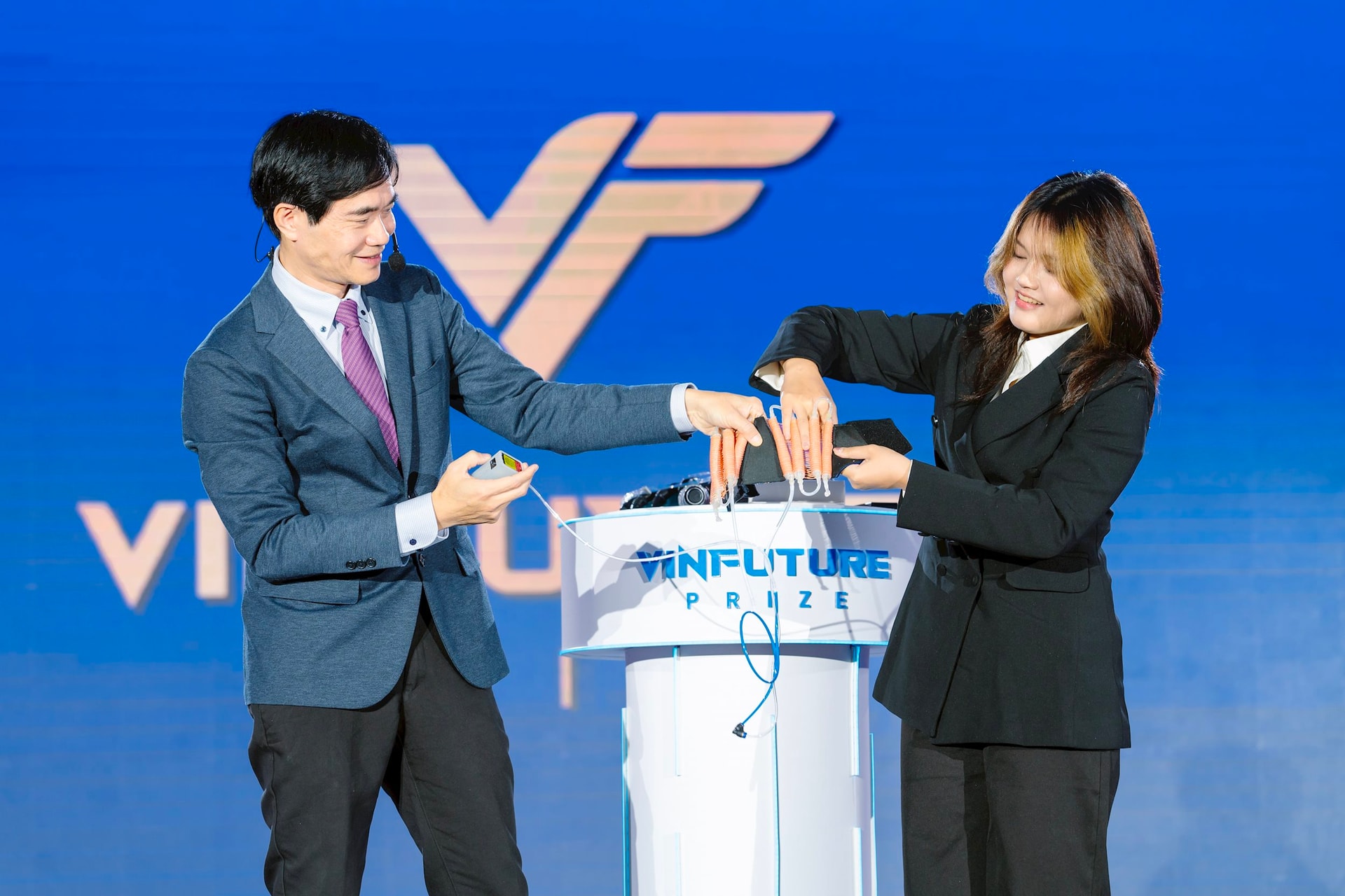 Mang sản phẩm 10.000 USD giúp tránh tổn thất GDP toàn cầu, GS Top 2% TG bày tỏ một việc với Việt Nam

