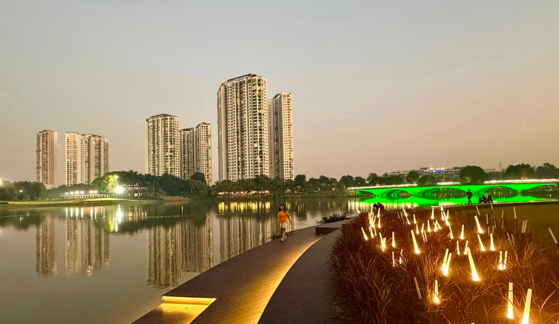 Nguồn cung yếu đẩy giá chung cư tăng vọt
