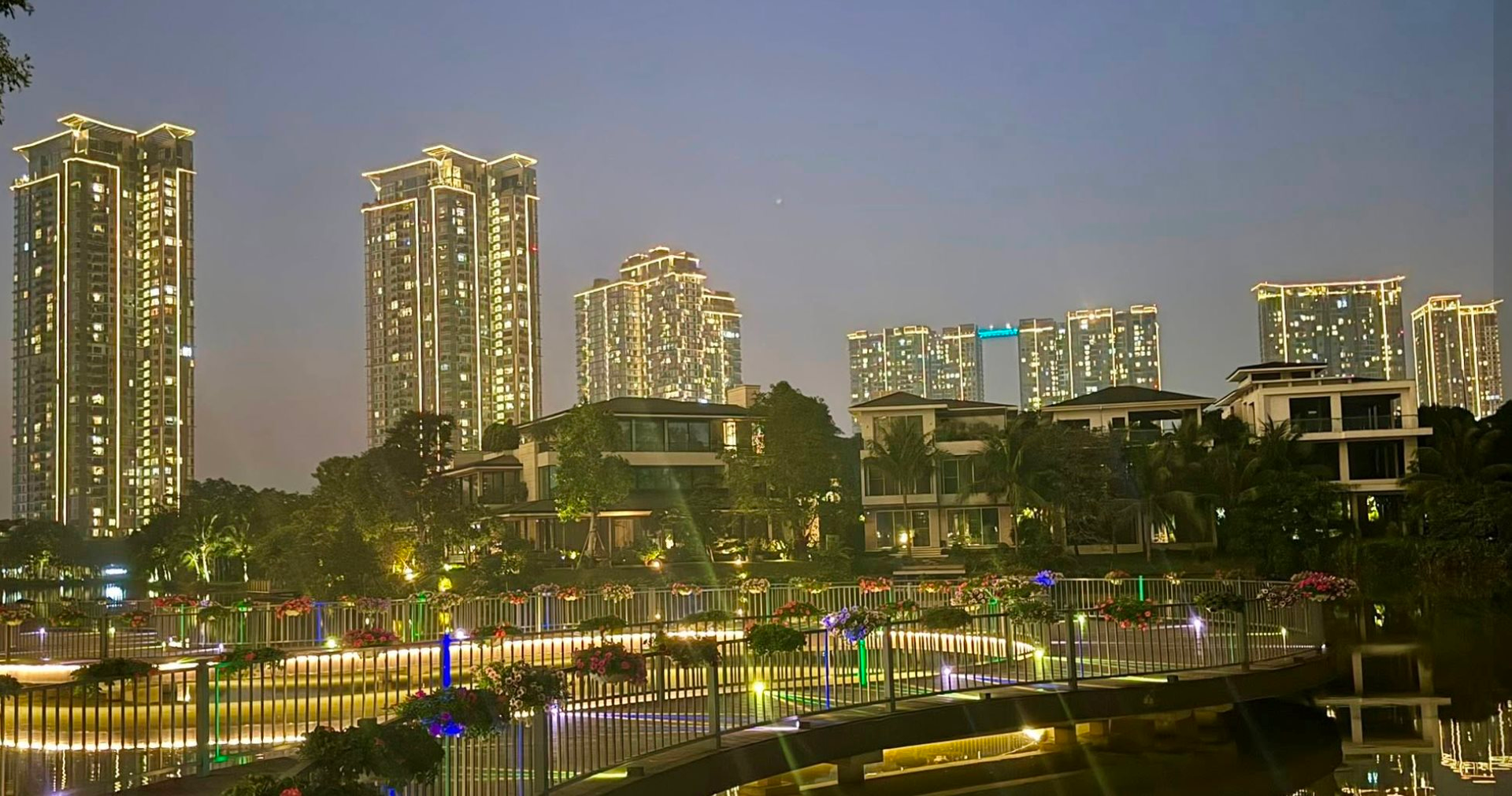 Thị trường nhà ở Hà Nội: Nguồn cung phục hồi, giá thiết lập mặt bằng cao