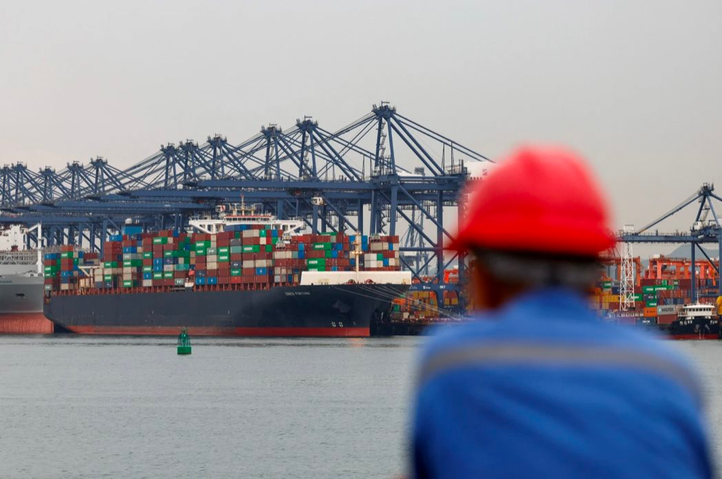 Nghịch lý siết xuất khẩu đất hiếm của Trung Quốc: Càng ra 'làm khó', doanh nghiệp càng tìm lỗ hổng để tiếp tục bán hàng cho phương Tây