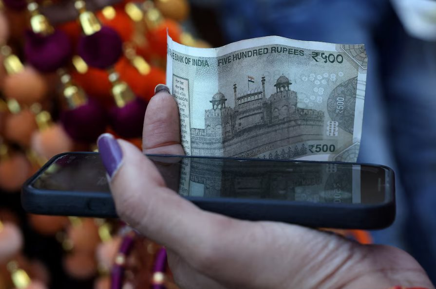 Đồng tiền của nền kinh tế số 5 thế giới thủng mốc tâm lý, vào top yếu nhất châu Á: Vì đâu?