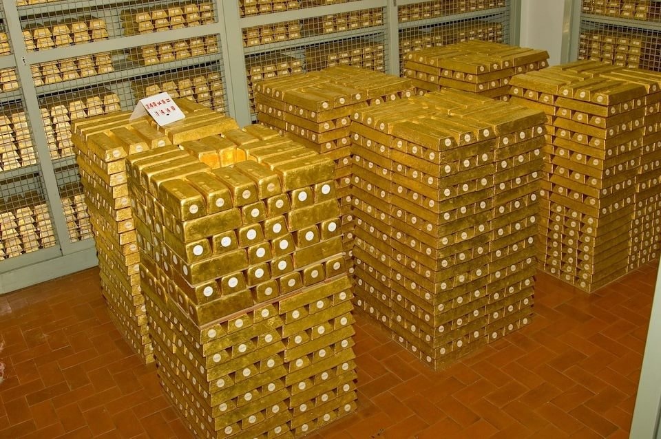 Chủ nhân kho vàng trị giá hơn 300 tỷ USD nhận cảnh báo từ châu Âu 