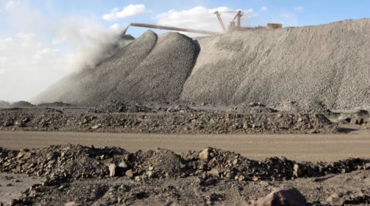 Giá đất hiếm cao gấp 3 lần thời điểm Trung Quốc siết xuất khẩu, chuyện gì đang xảy ra?