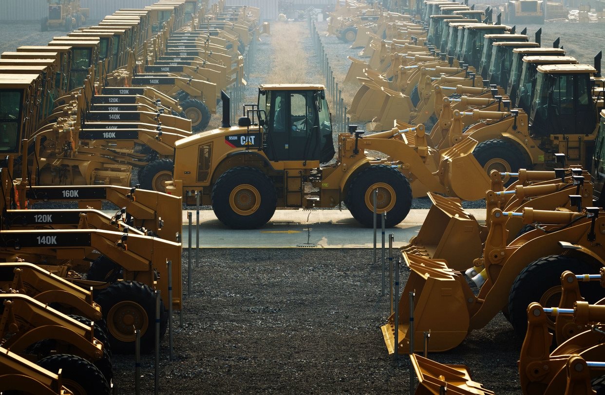 Chưa từng có, công ty vô danh bán máy xúc thu về hàng tỷ USD nhờ AI, cổ phiếu tăng mạnh hơn cả Amazon, Meta hay Microsoft