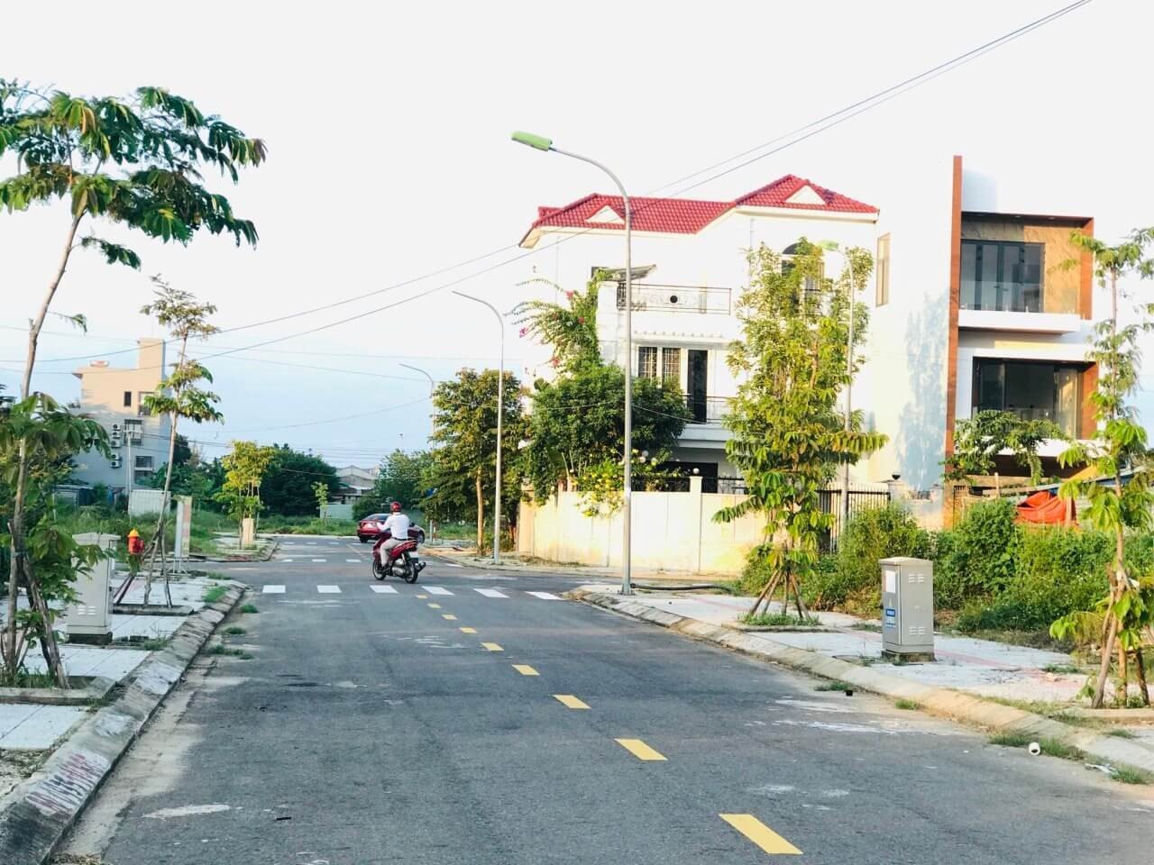 Chung cư tăng giá, dòng tiền rẽ hướng sang đất ven đô