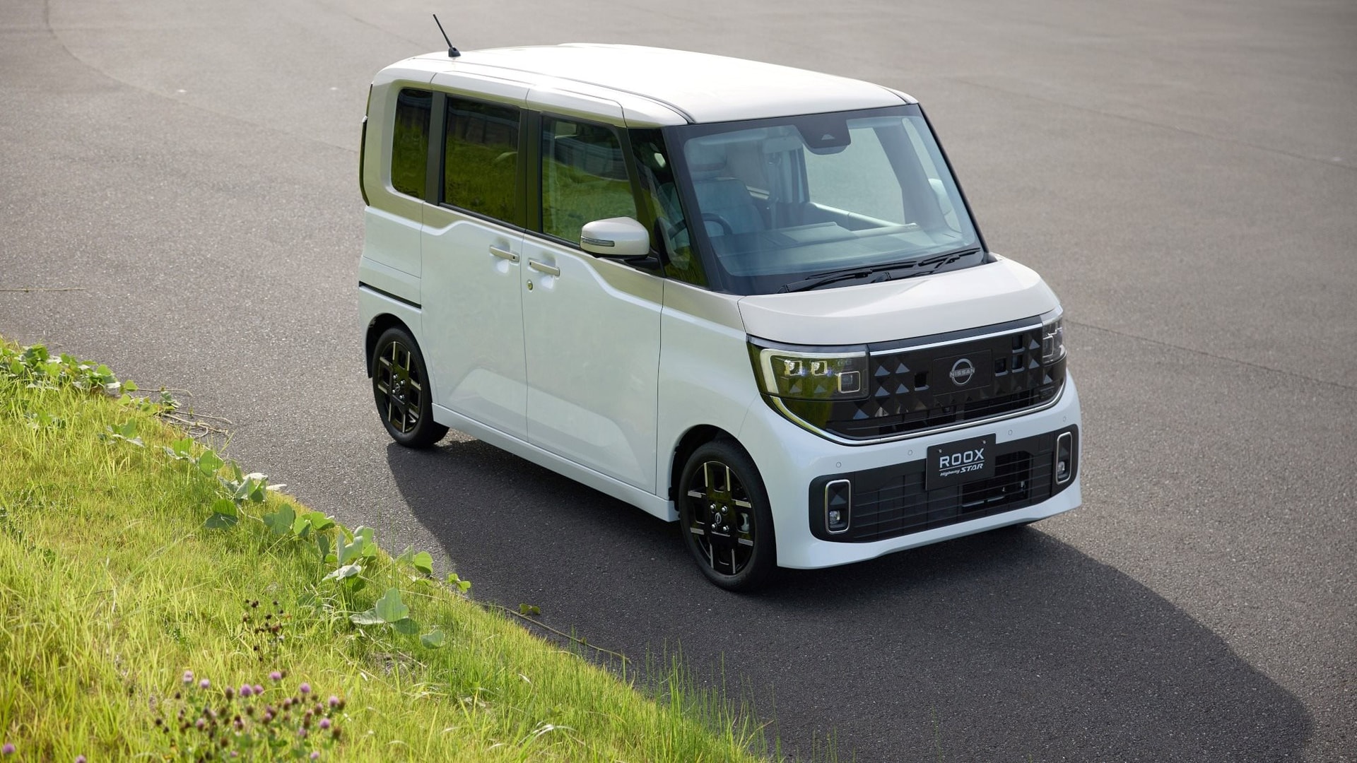 Ông Trump ‘bật đèn xanh’ với xe 'hộp diêm', một ông lớn Nhật Bản thông báo bội thu đơn hàng, phân khúc xe mini thêm nhộn nhịp