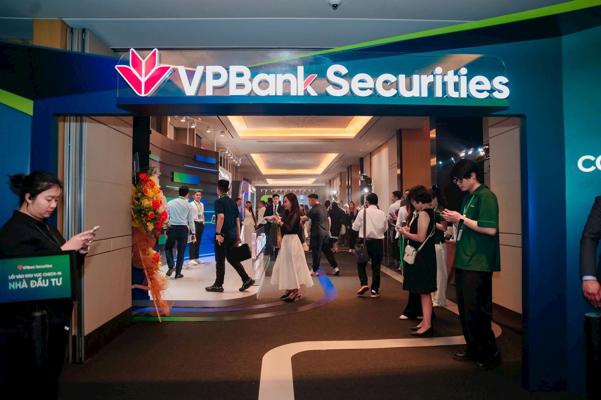 Những điểm thu hút của cổ phiếu VPX khi lên HoSE