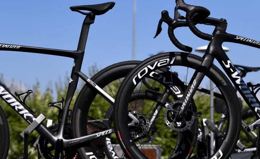 Nhận tin tố giác, cảnh sát lần theo chuỗi cung ứng triệt phá đường dây sản xuất hàng giả lớn nhất ngành xe đạp: Thu giữ lượng lớn khung, bánh xe, ghi đông giả, tổng trị giá hơn 42 tỷ đồng