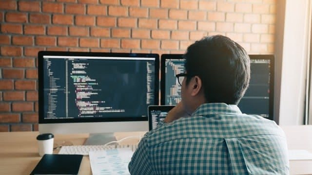 "Cha đẻ của AI" chỉ ra ngành học khó bị AI thay thế trong thời gian dài