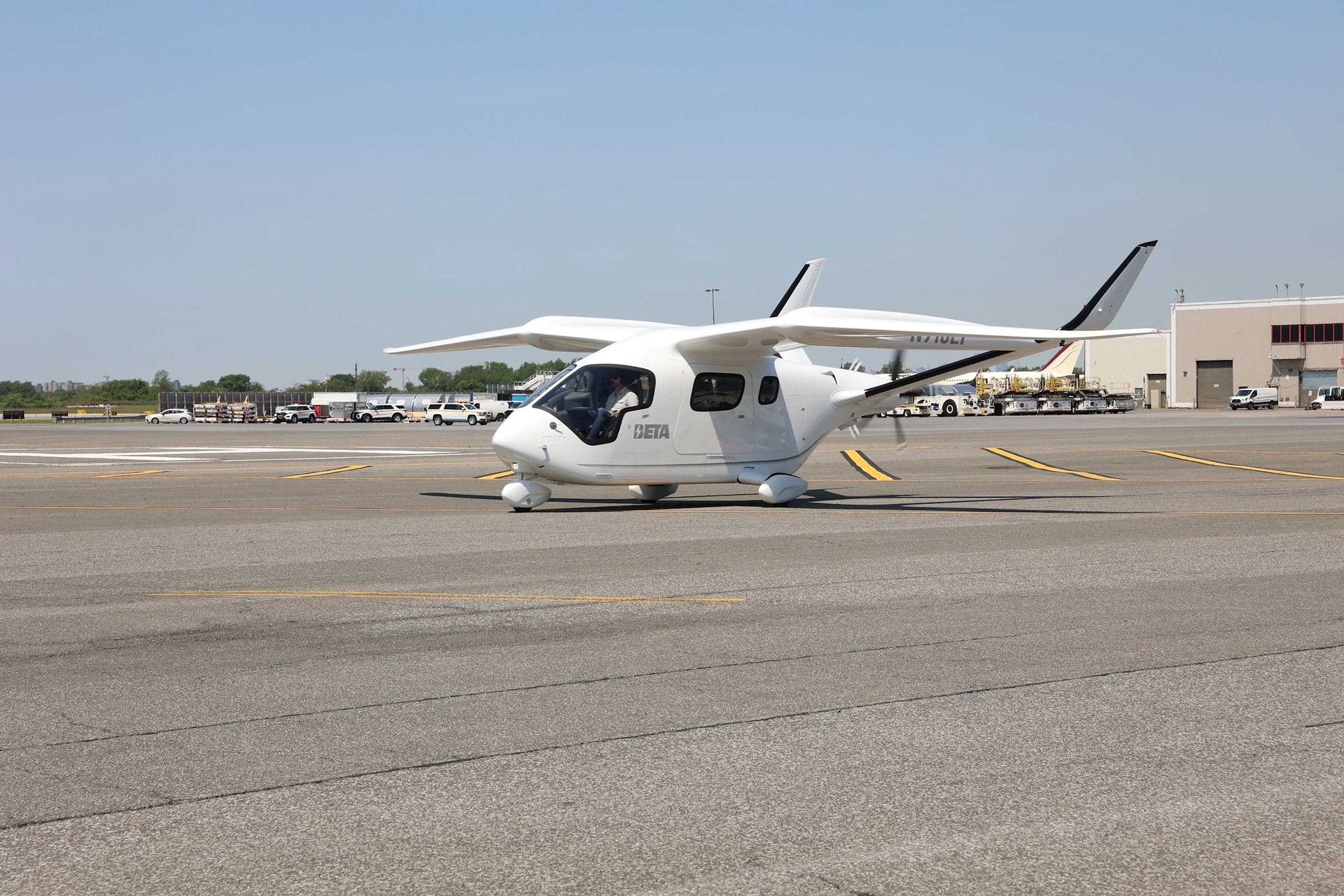 Máy bay điện chở hàng sắp đi vào chạy thử nghiệm: Chở 5,6 m3 hàng hóa, chặng bay dưới 400 km