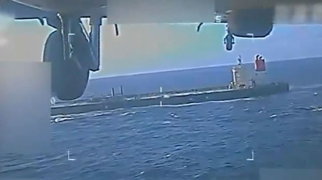 Thị trường ngày 11/12: Mỹ bắt tàu dầu ngoài khơi Venezuela, USD suy yếu, vàng - bạc bứt phá mạnh