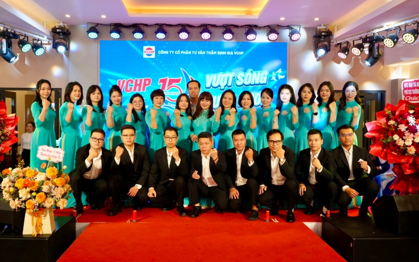 Kỷ niệm 15 năm thành lập CTCP Tư vấn Thẩm định giá VCHP: Ý chí vượt sóng, khát vọng vươn khơi
