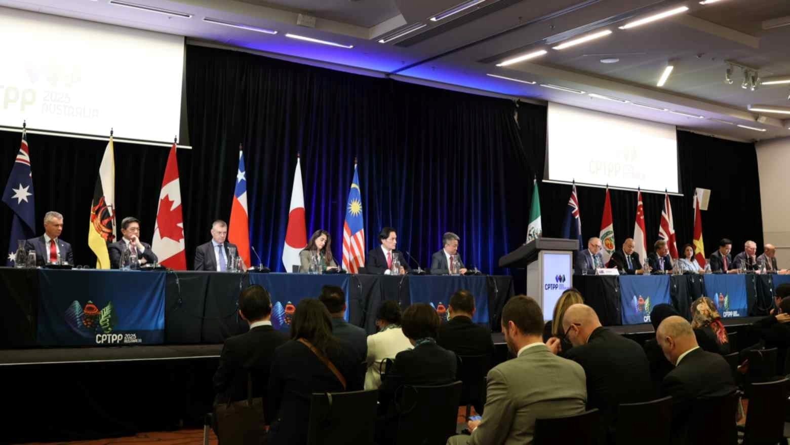 Phản ứng với thuế quan của Mỹ, Campuchia ‘noi gương’ Trung Quốc làm 1 việc