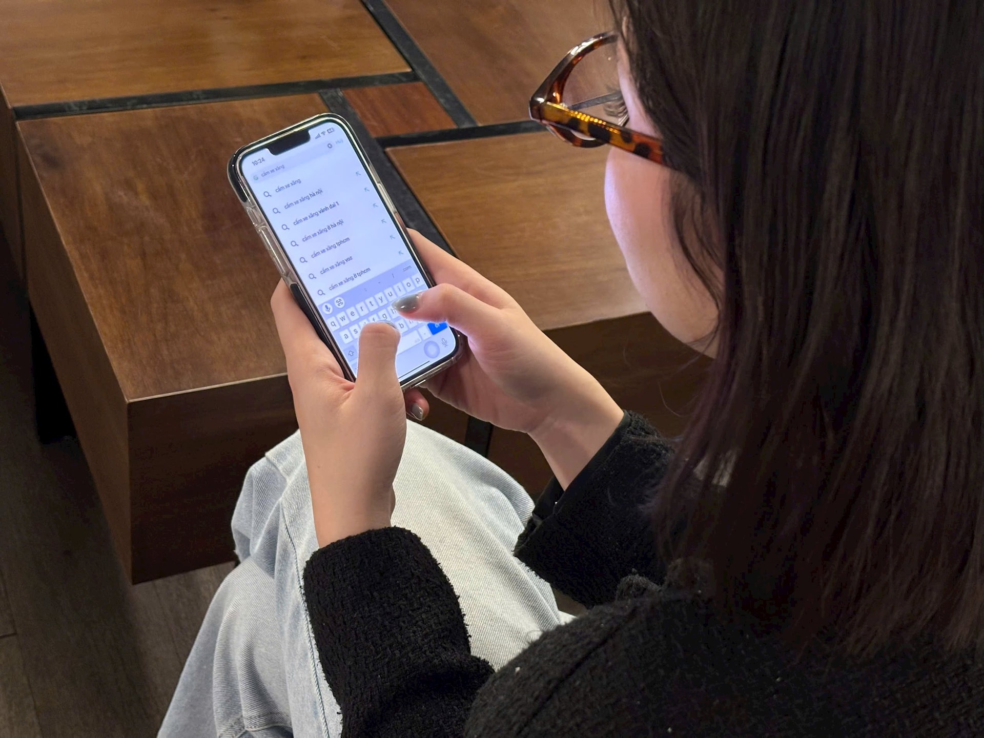 Người Việt theo dõi sát sao các thay đổi chính sách, tăng tra cứu về "phạt nguội", "đổi bằng lái", "cấm xe xăng", "tăng lương"...