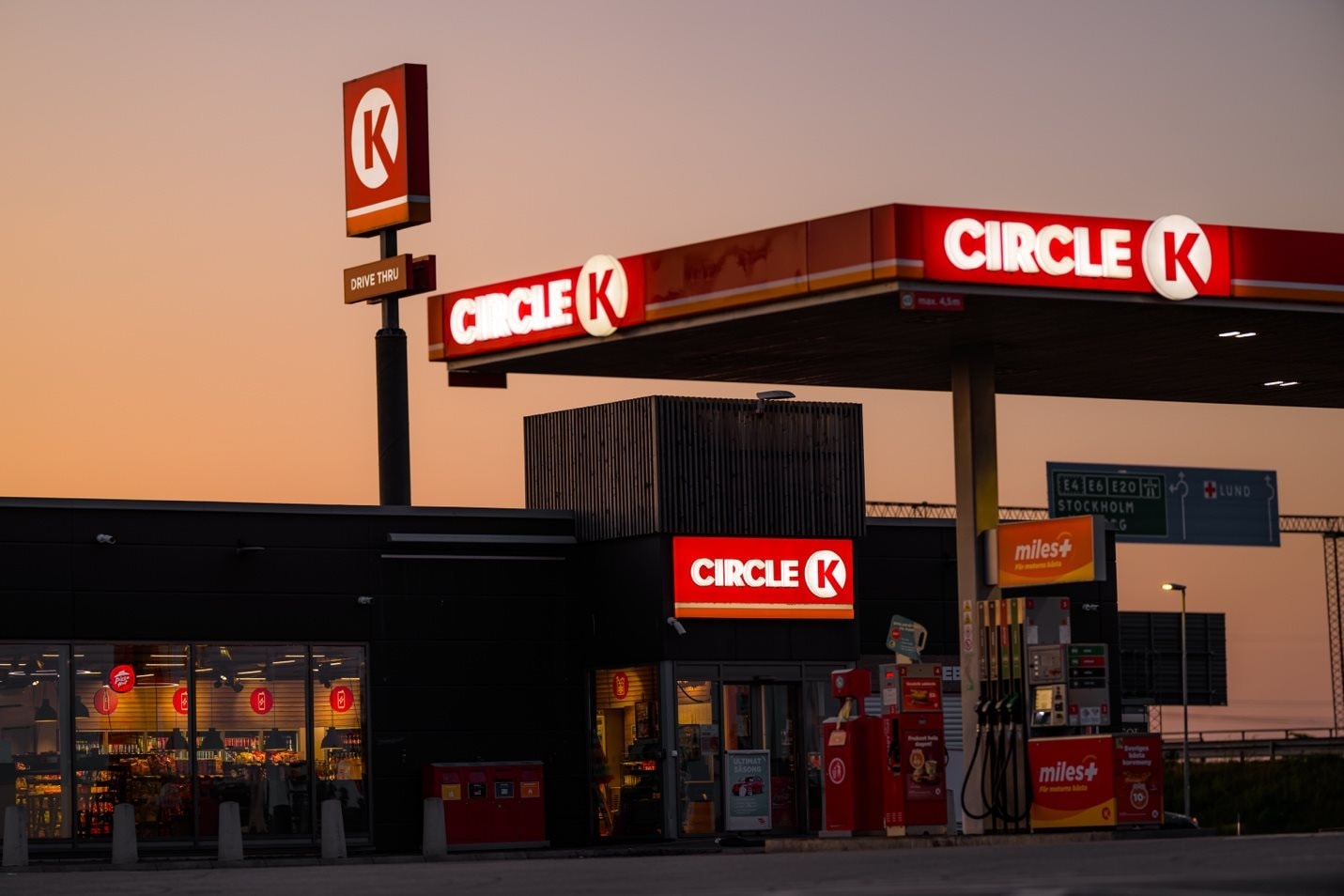 Cạm bẫy tiền số tại Circle K: Khi các cửa hàng tiện lợi trở thành điểm nóng lừa đảo với tổng thiệt hại hơn 330 triệu USD năm 2025 tại Mỹ