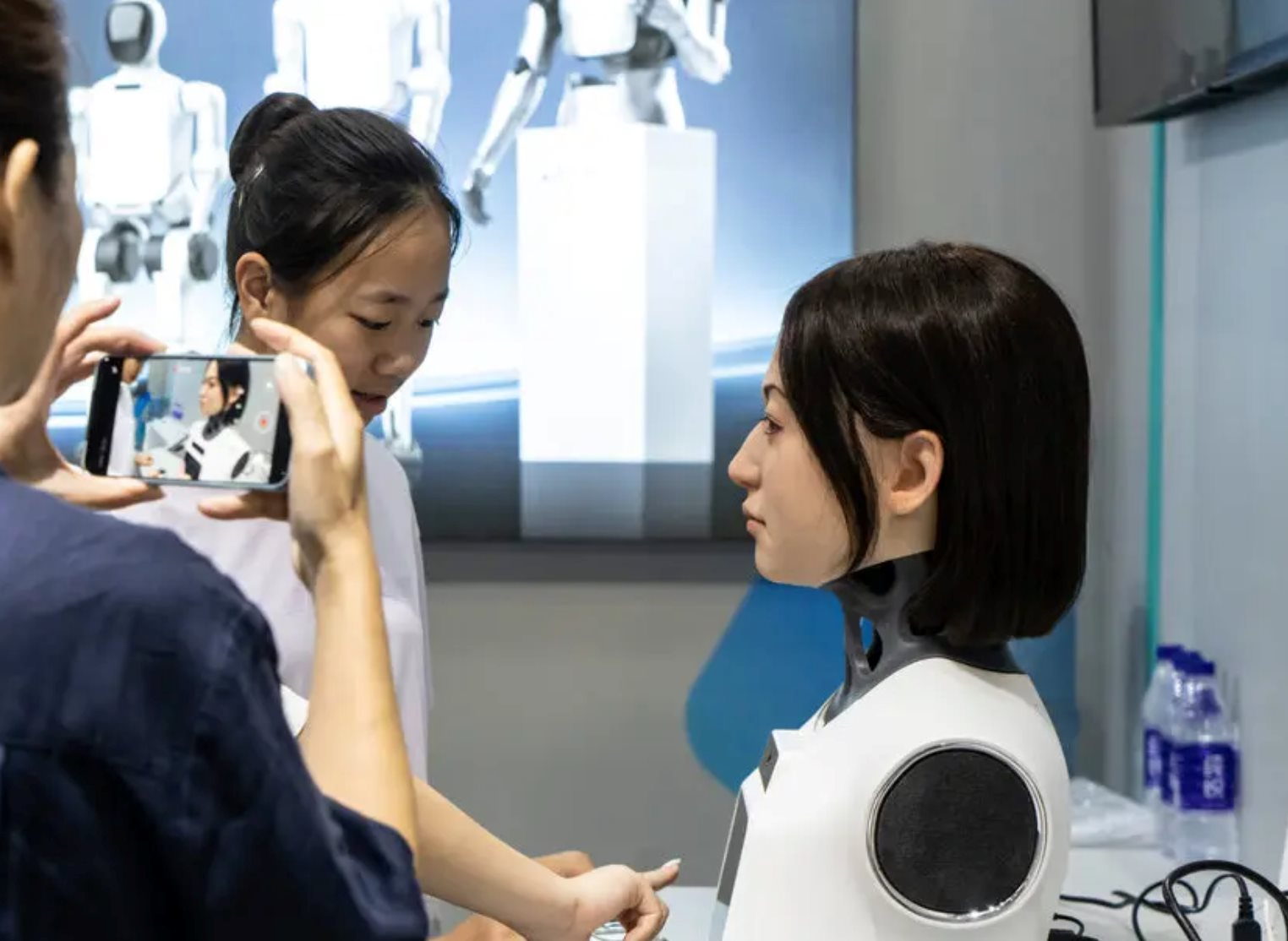 2.000.000 con robot khiến Trung Quốc đối mặt bong bóng công nghệ kỷ lục