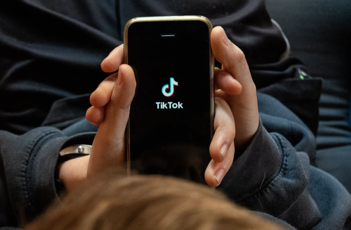 Nóng: TikTok chấp nhận bán mình, ông chủ mới là tỷ phú quen thuộc