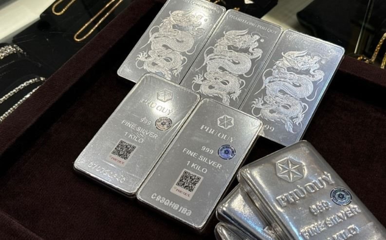 Thị trường ngày 19/12: Kim loại quý sáng giá, năng lượng và nông sản trầm lắng