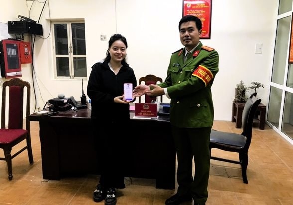 Chuyển nhầm 200 triệu vào STK MB của người lạ: Người nhận đồng ý trả nhưng đề nghị gặp tại Lạng Sơn, người phụ nữ phải báo Công an Hà Nội