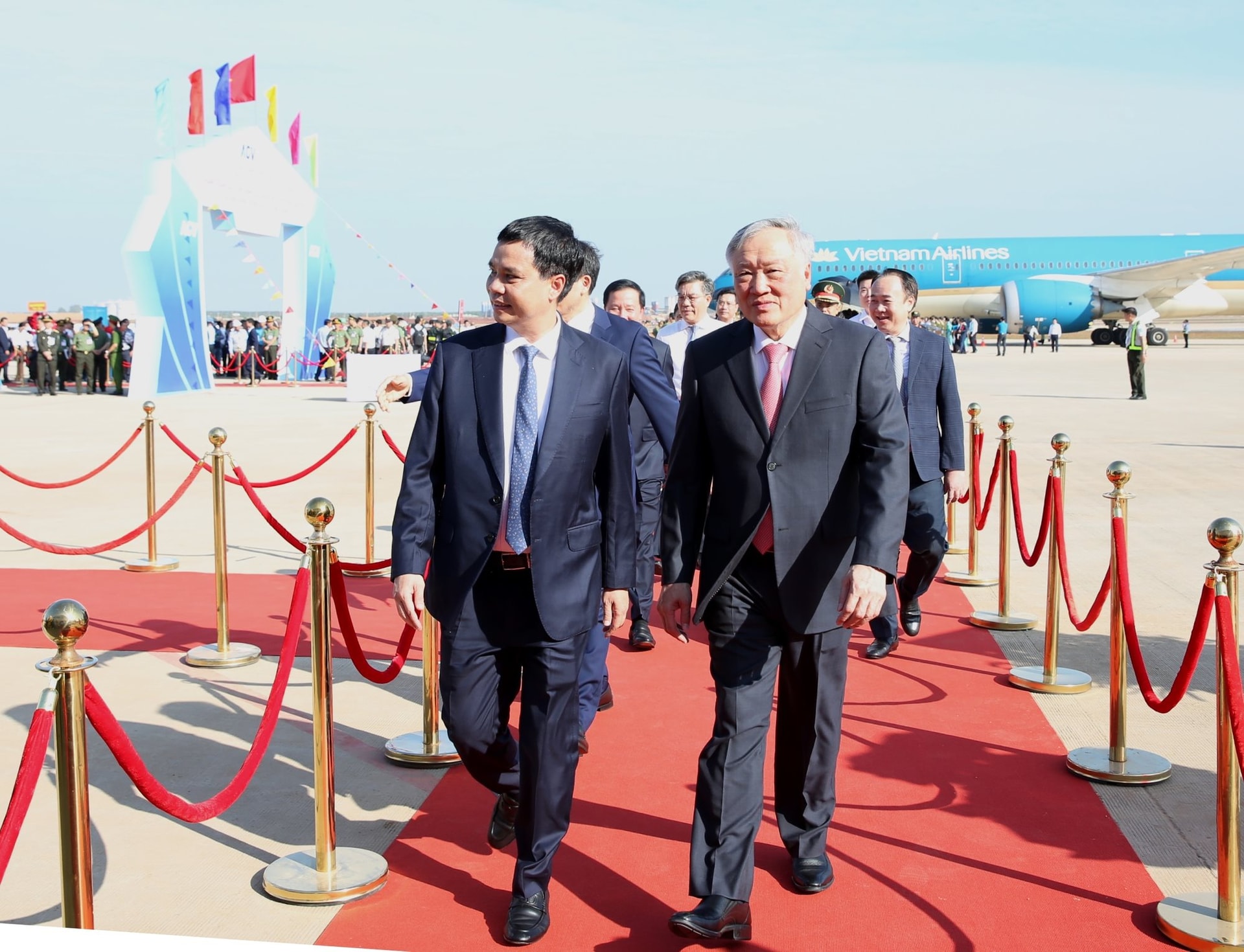 Đúng 6h30', Phó Thủ tướng đi chuyến bay tới dự án 16 tỷ USD: Thời khắc trọng đại của công trình 5 sao