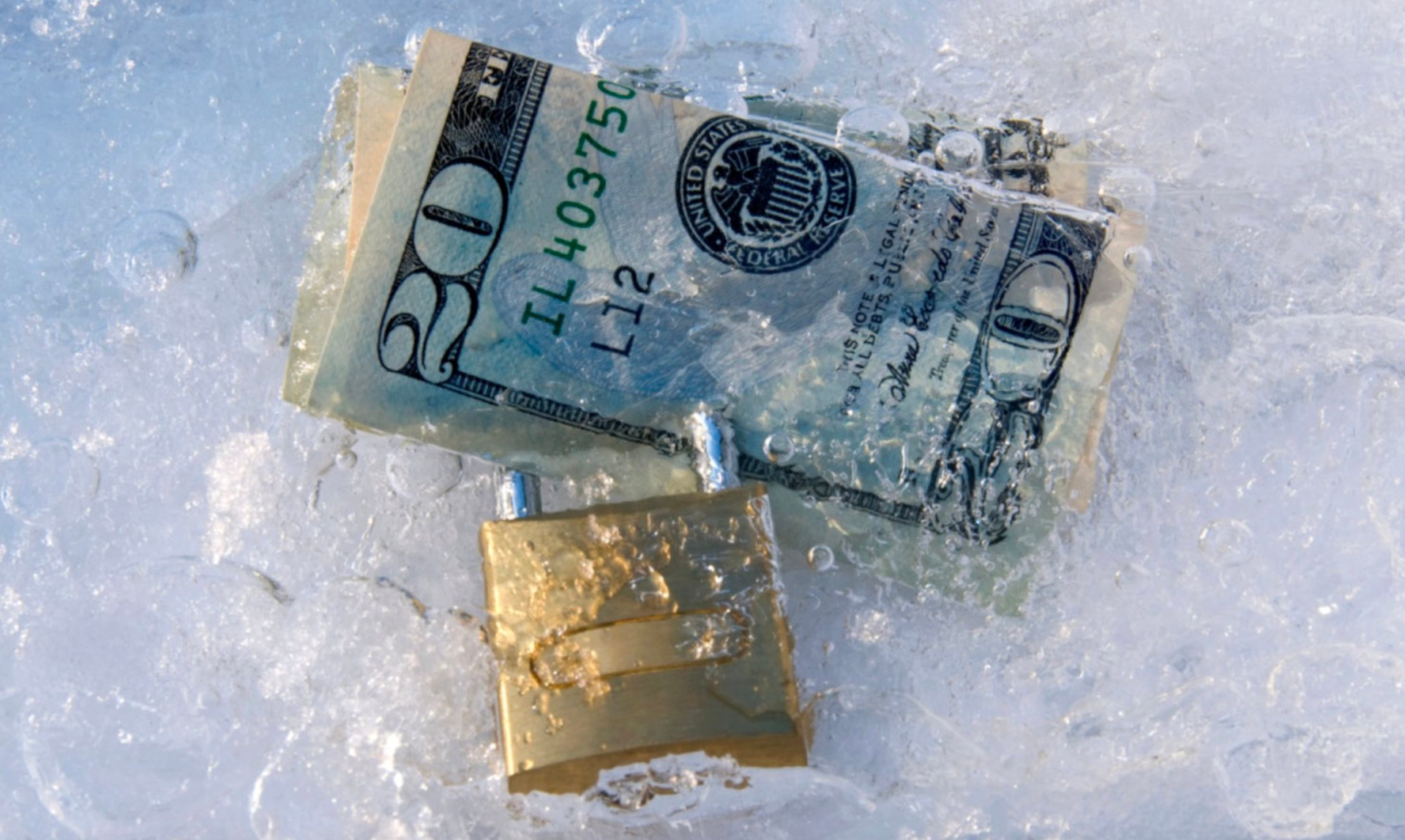 EU quyết định không 'đụng vào' 200 tỷ USD tài sản bị đóng băng của Nga