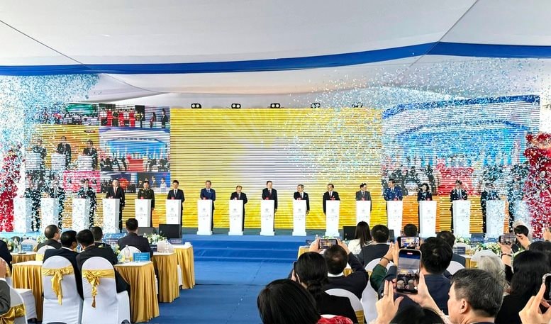  Khởi công Dự án Đầu tư xây dựng Trục Đại lộ Cảnh quan sông Hồng 