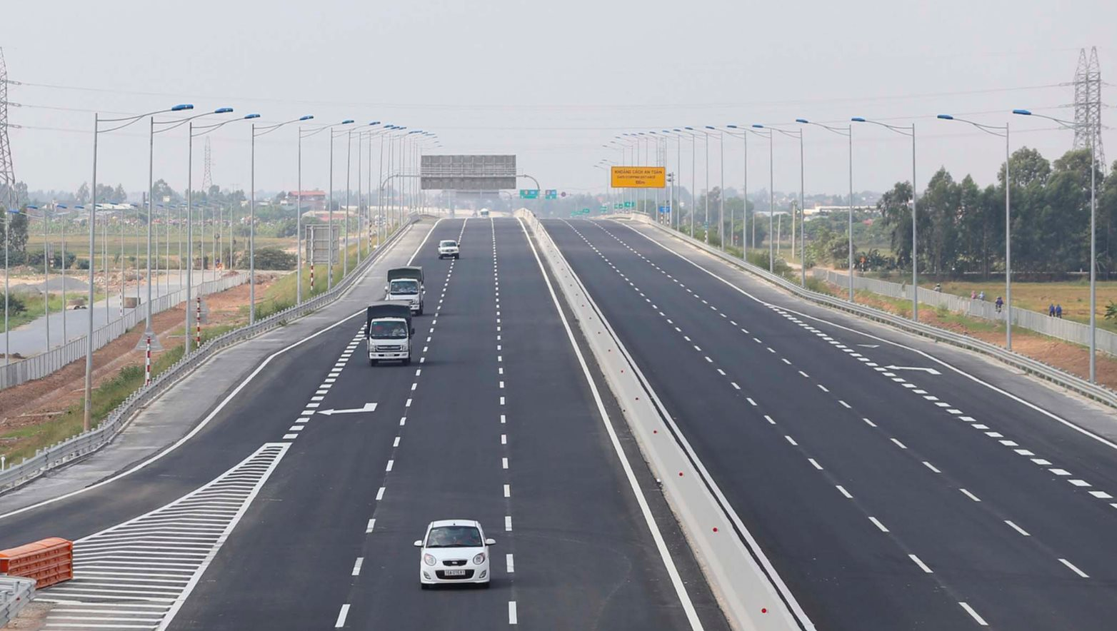 Gói tín dụng 500.000 tỷ đồng dành cho hạ tầng, công nghệ giai đoạn 2026 - 2030: động lực tăng trưởng chưa từng có cho nền kinh tế Việt Nam