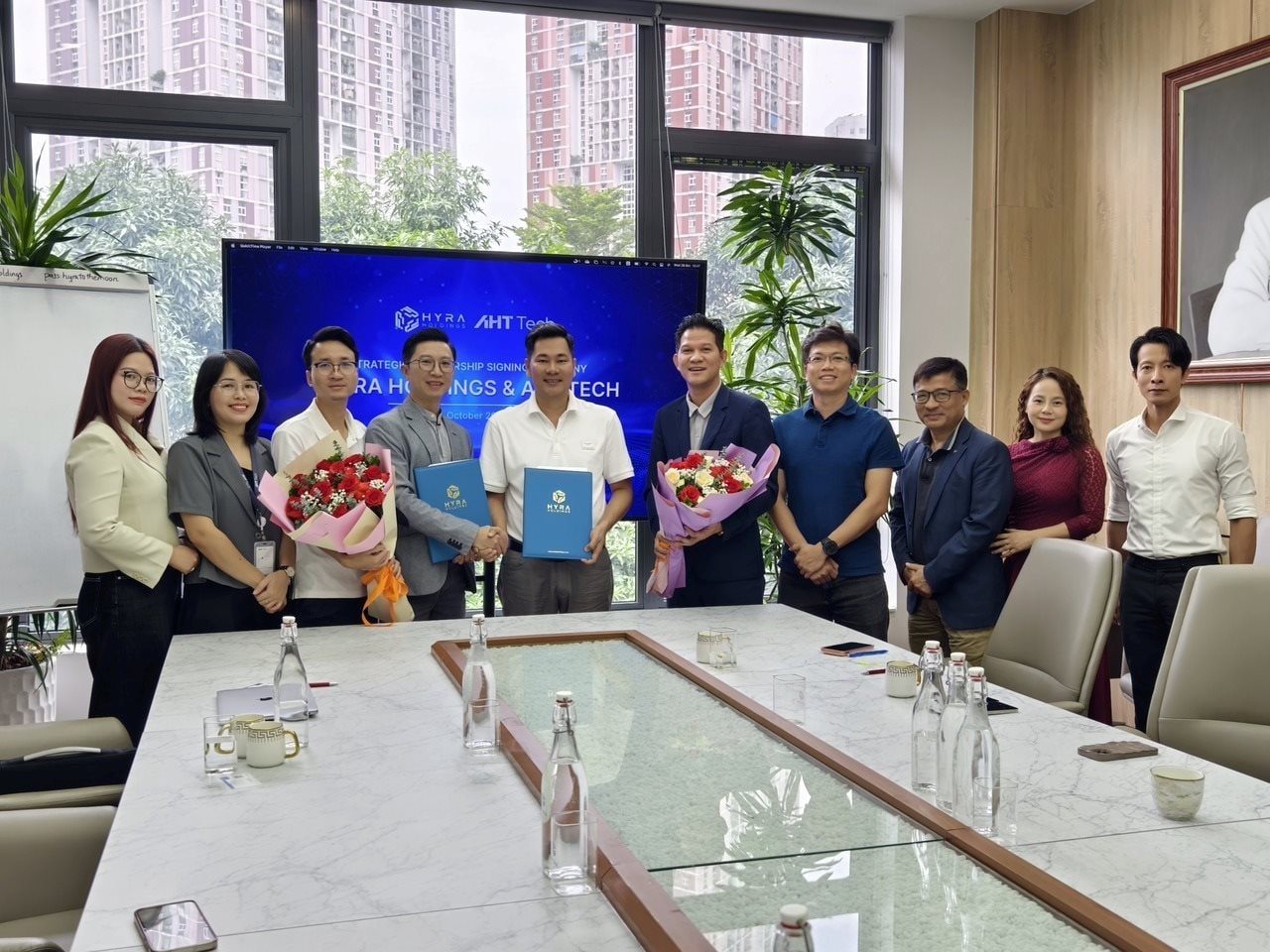 hyra-holding-1765853682177201095.jpg