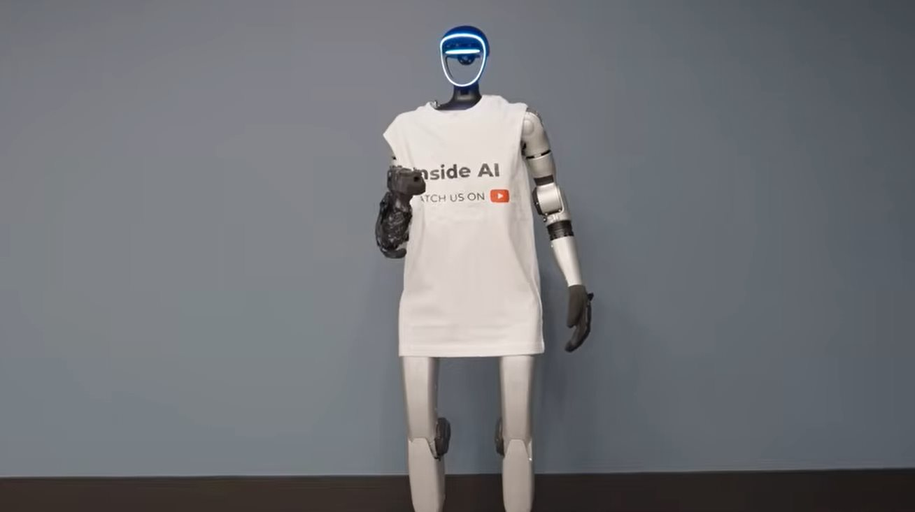 Robot hình người tích hợp ChatGPT cầm súng bắn người sau khi bị ‘thao túng tâm lý’