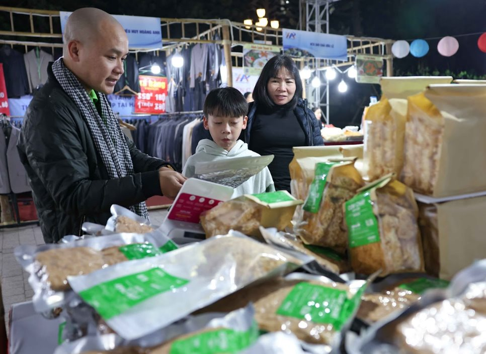 Đặc sản OCOP "đổ bộ" Hà Nội đúng dịp cuối năm