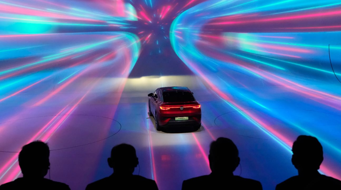 Ngành xe điện bước vào ‘kỷ nguyên 18 tháng’: Các hãng ô tô Phương Tây đang phá vỡ mọi quy tắc cũ để sinh tồn