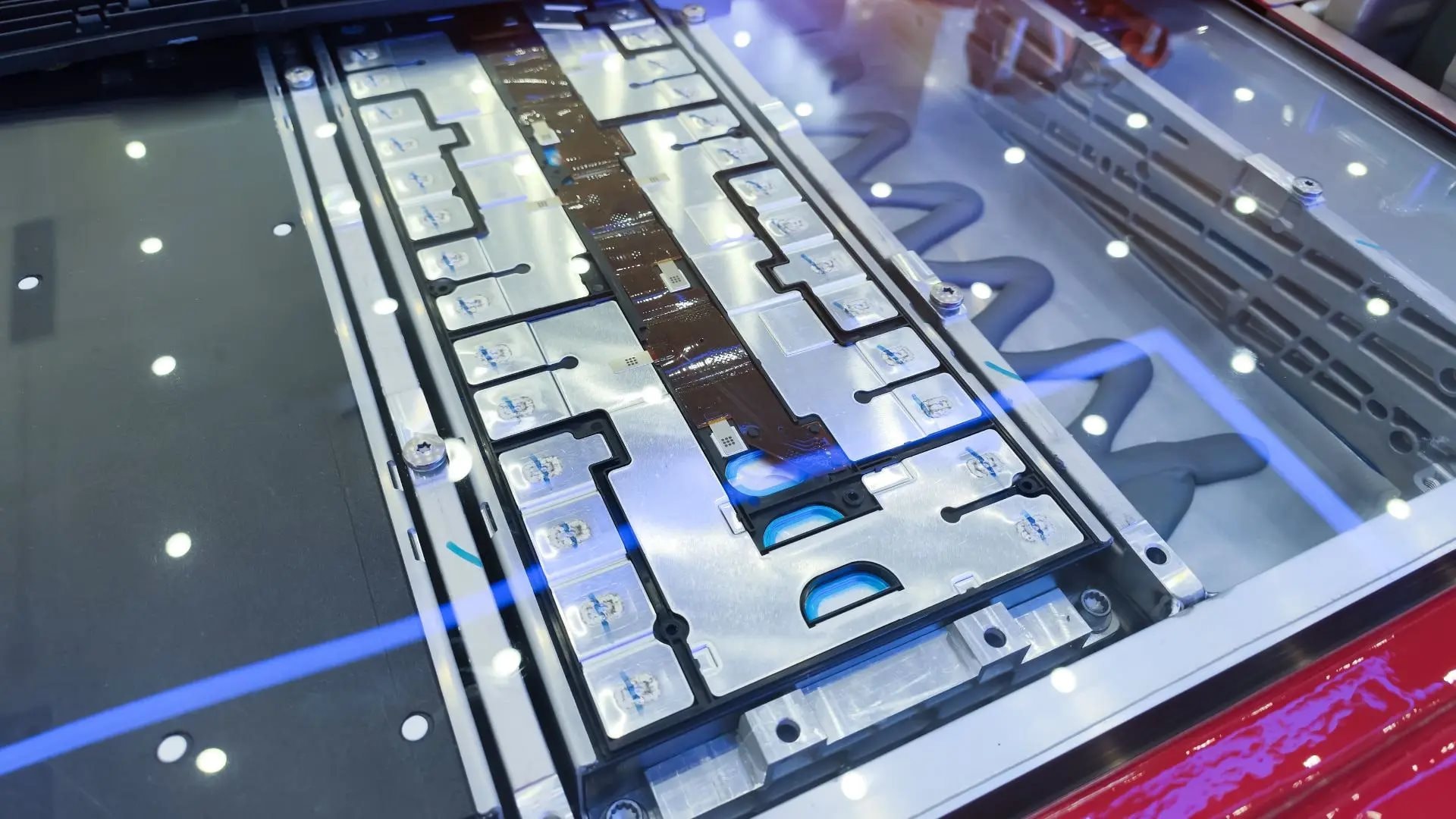 Bước đột phá mới trong công nghệ pin giúp xe điện nhẹ hơn, giá thành rẻ hơn, hiện thực hóa mục tiêu chạy 1.000 km mới cần sạc