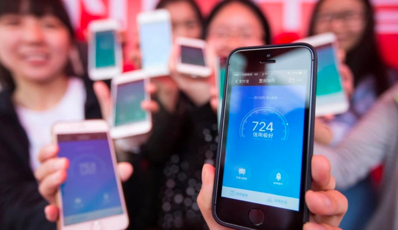 Được khen trên bảng LED hay bị cấm lên tàu cao tốc: Người Trung Quốc phản hồi việc chấm điểm như thế nào?