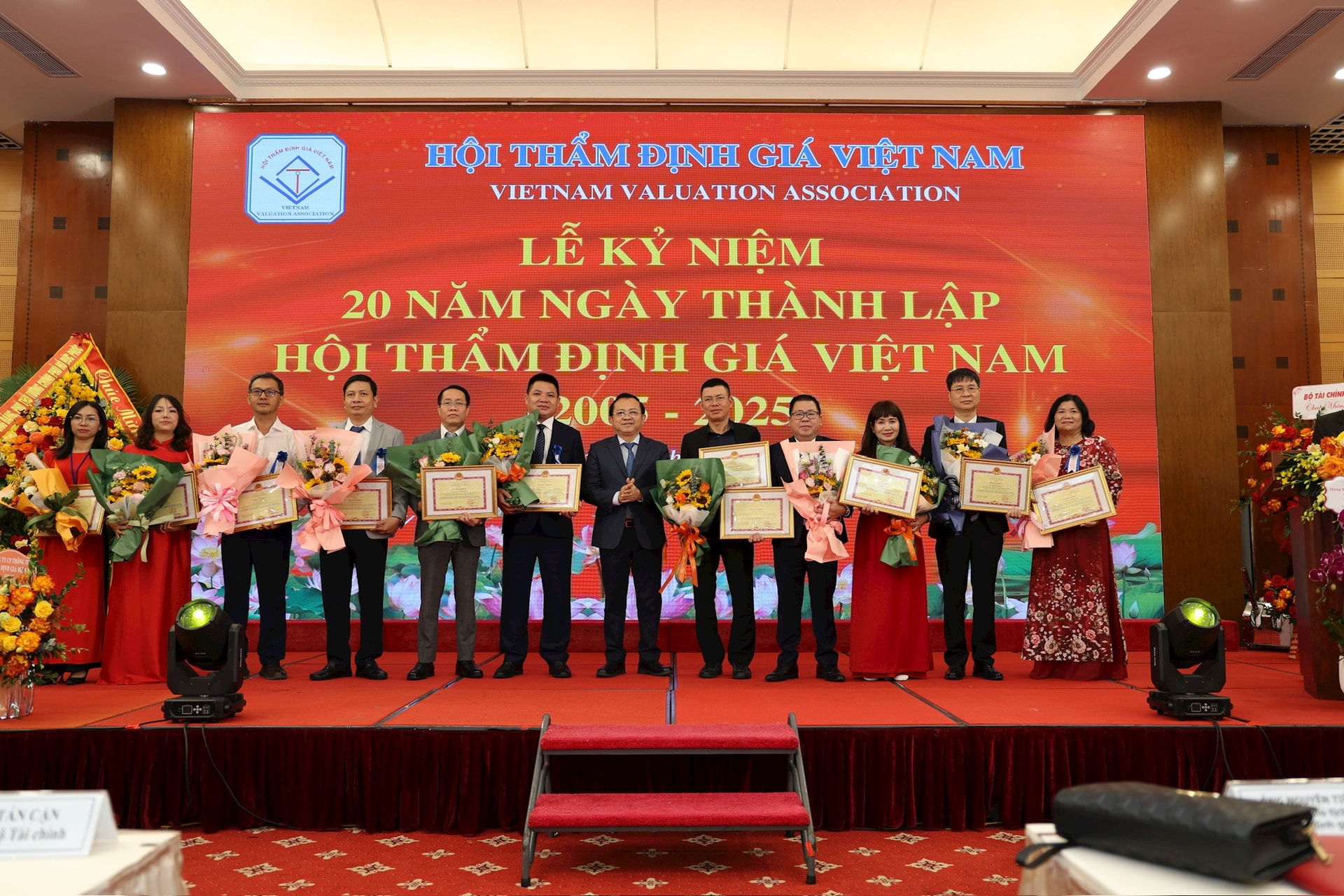 Tạp chí MarketTimes nhận được nhiều khen thưởng của Bộ Tài chính và Hội Thẩm định giá Việt Nam