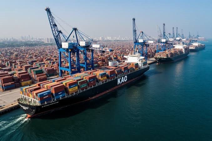 500 container "đặc sản" xuất khẩu Việt Nam đang bị tắc ở cảng nước bạn