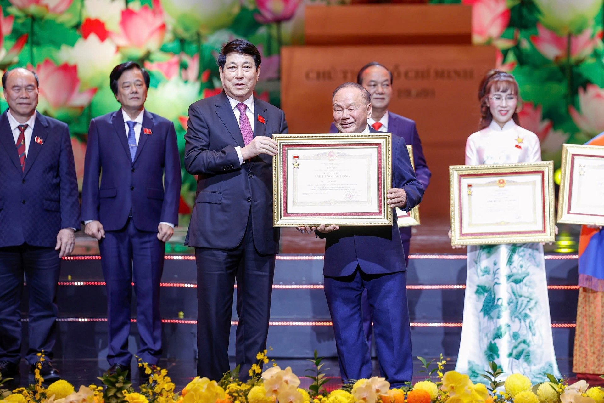 Anh hùng Lao động hơn 90 tuổi: Mỗi năm 3 đề tài nghiên cứu, trực tiếp điều hành DN cơ khí tại Lào Cai, mỗi ngày làm từ 5 giờ sáng đến đêm