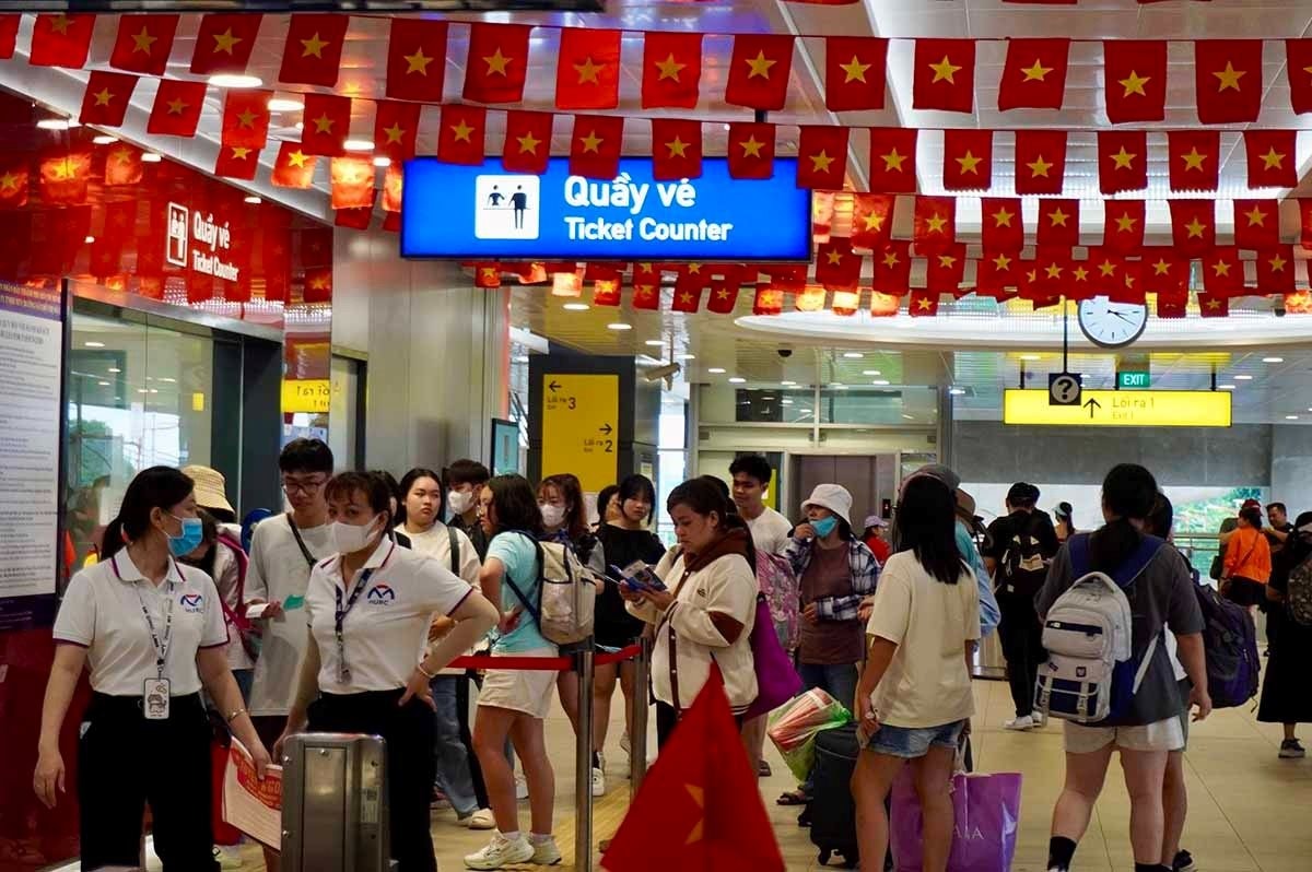 TP.HCM miễn phí vé tàu xe Tết Dương lịch: Metro số 1 và Phương Trang cùng tung "át chủ bài"