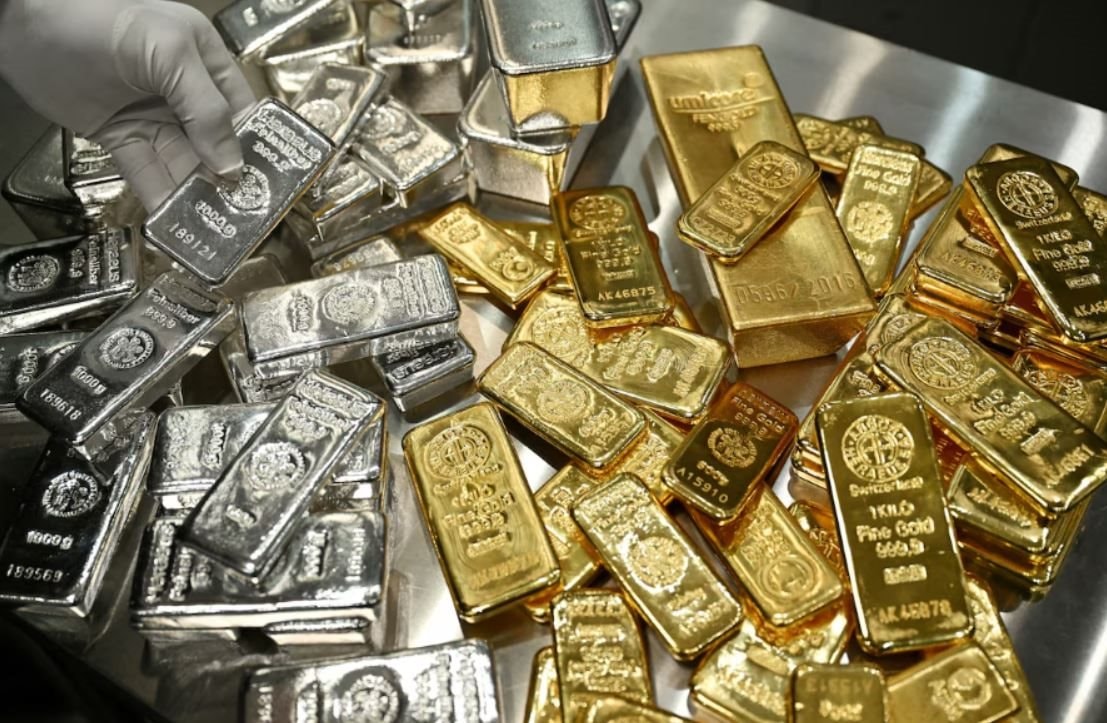 Thị trường ngày 30/12: Vàng, bạc, bạch kim đều rơi sâu khỏi đỉnh, dầu điều chỉnh, cà phê và hồ tiêu giữ đà tăng