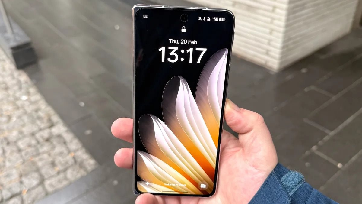 "Là chuyên gia review, với tôi, đây mới là điện thoại số 1 của năm 2025 chứ không phải Apple hay Samsung"