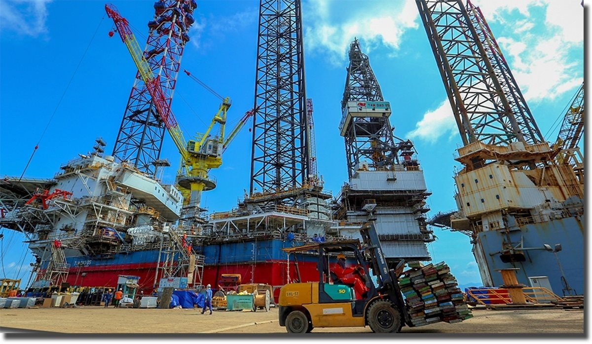 Kéo khối thép nặng 12.000 tấn nổi sừng sững, Việt Nam thành công làm chủ một công nghệ quan trọng