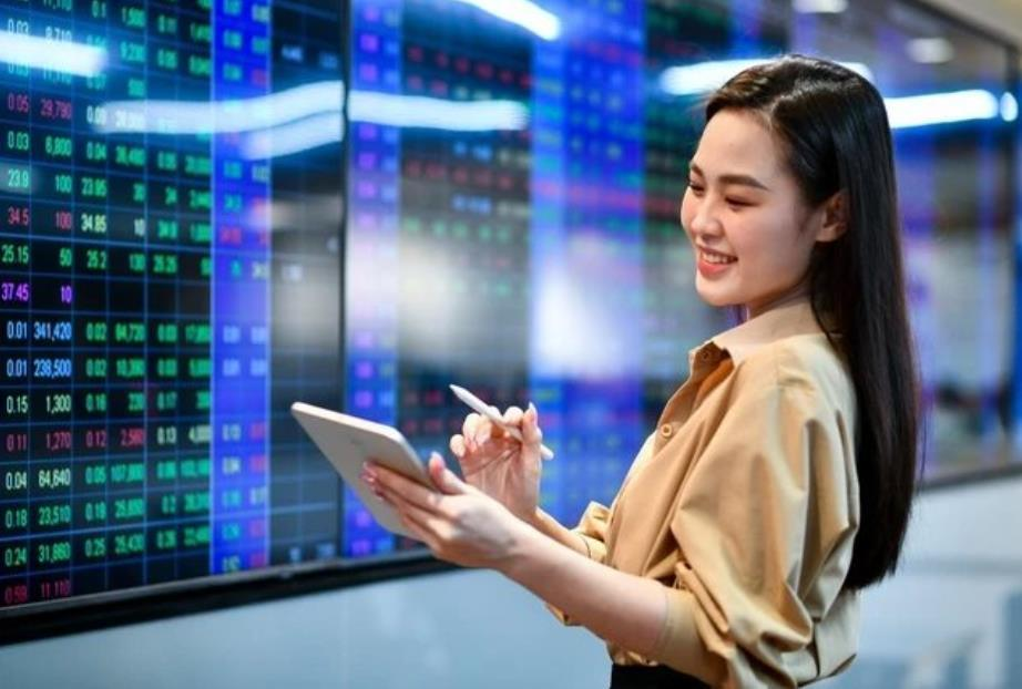 Hàng tỷ USD chờ đổ vào chứng khoán Việt Nam trong năm 2026, VNDirect chỉ ra 20 cổ phiếu đáng chú ý