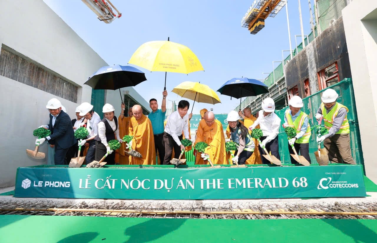 Lê Phong Group cất nóc dự án The Emerald 68 vượt tiến độ 2 tháng