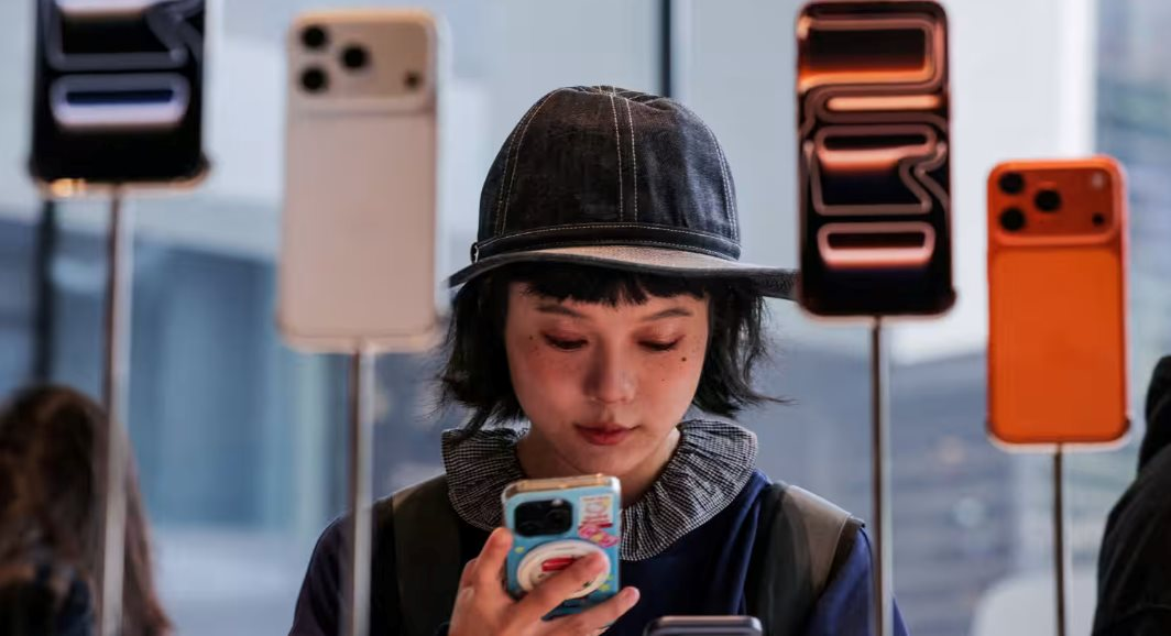 Chiếc điện thoại phơi bày hệ sinh thái phức tạp tại Trung Quốc: Bị ứng dụng ngân hàng từ chối giao dịch, Taobao, Alipay đồng loạt tẩy chay