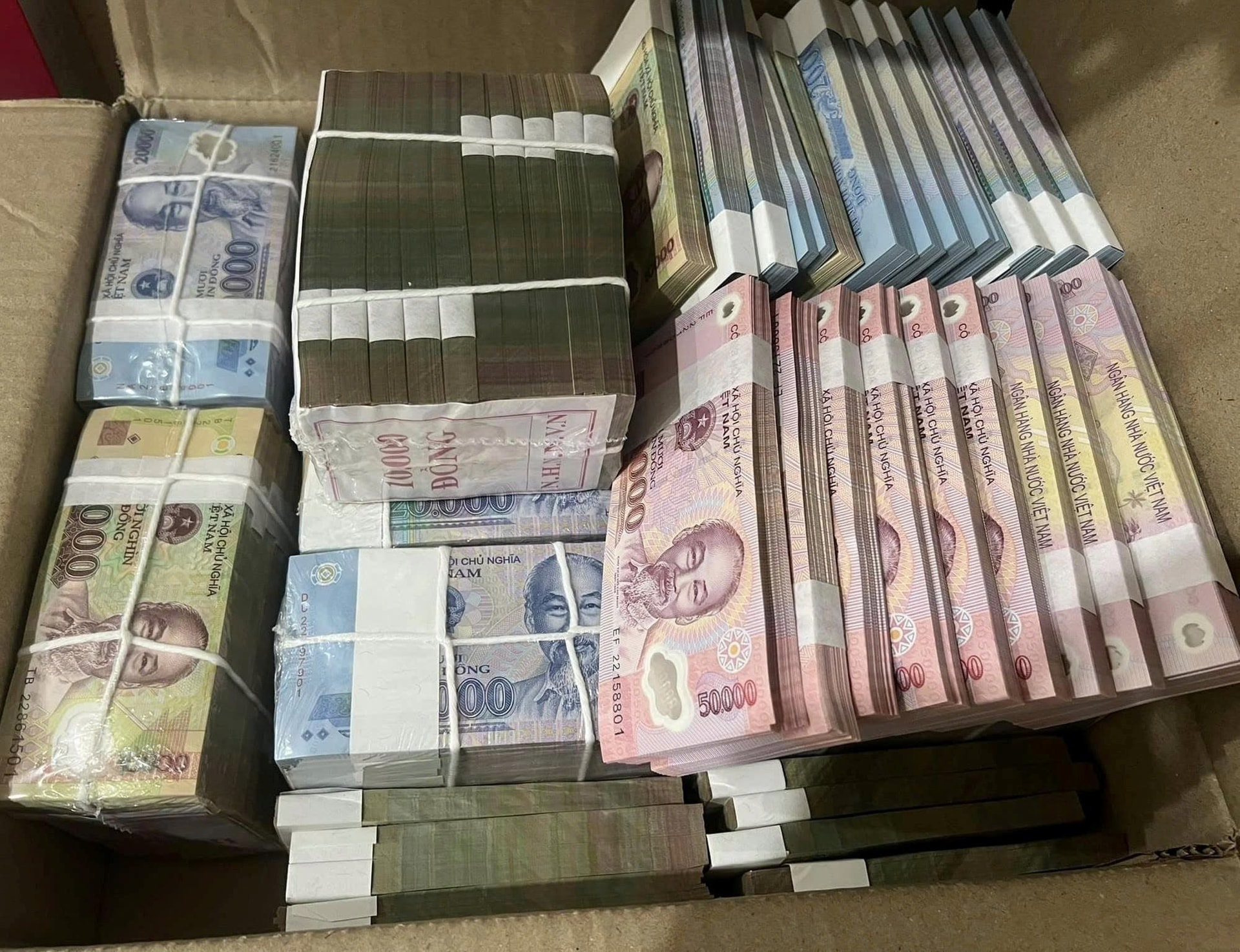 Công an cảnh báo nóng đến người có ý định đổi tiền lẻ, tiền mới để lì xì dịp Tết 