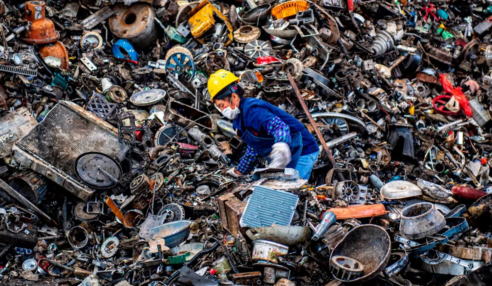 'Vét sạch' món đồ từ bãi rác, Trung Quốc tìm thấy kho báu 46 nghìn tỷ đồng, khiến một ngành then chốt của EU suy kiệt trầm trọng
