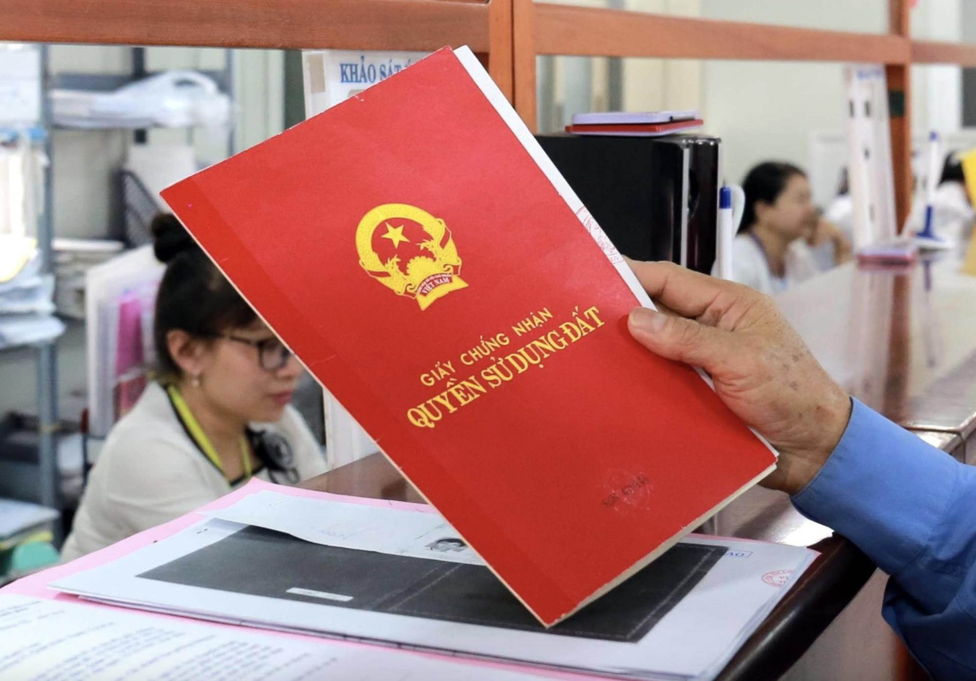 Từ hôm nay, sẽ có thêm trường hợp được xem xét cấp sổ đỏ lần đầu, người dân cần biết tránh bỏ lỡ quyền lợi
