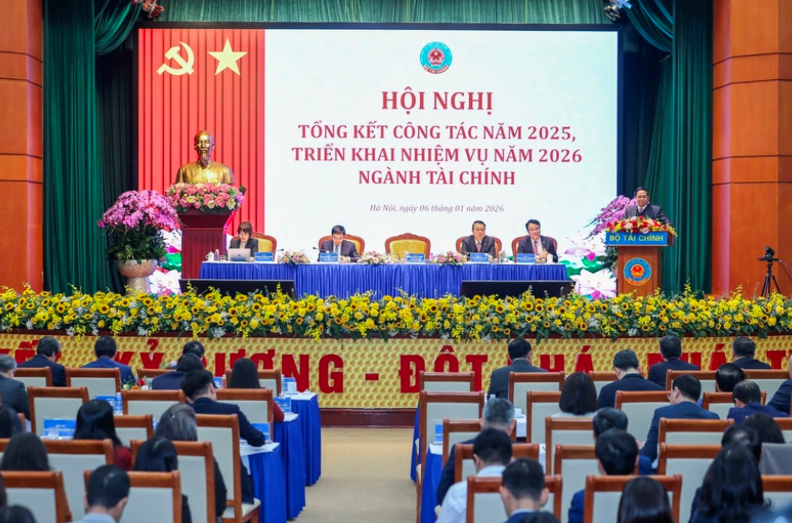 Thủ tướng Phạm Minh Chính: Đầu tư công phải trở thành động lực tăng trưởng