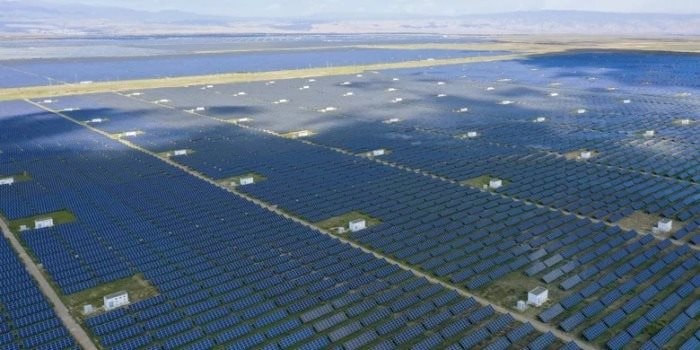 Trang trại điện mặt trời lớn nhất thế giới của Trung Quốc gây ra hiệu ứng không ngờ: Công nghệ đỉnh cao có thực sự đánh đổi bằng cái giá đắt như định kiến?