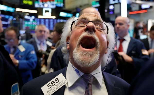 Phiên 7/1: Một cổ phiếu ngân hàng bị khối ngoại "xả" đột biến hơn nghìn tỷ đồng