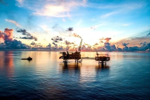 Kho báu dị thường ngoài khơi khiến các ông lớn quốc tế rút lui, DN Việt dùng lượng thép ngang 1.200 xe tăng hạng nặng, lập kỳ tích